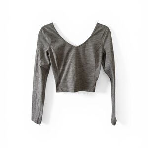 lululemon Gray Long-Sleeve Crop Top Size 6 Scoop Neck Athletic Yoga